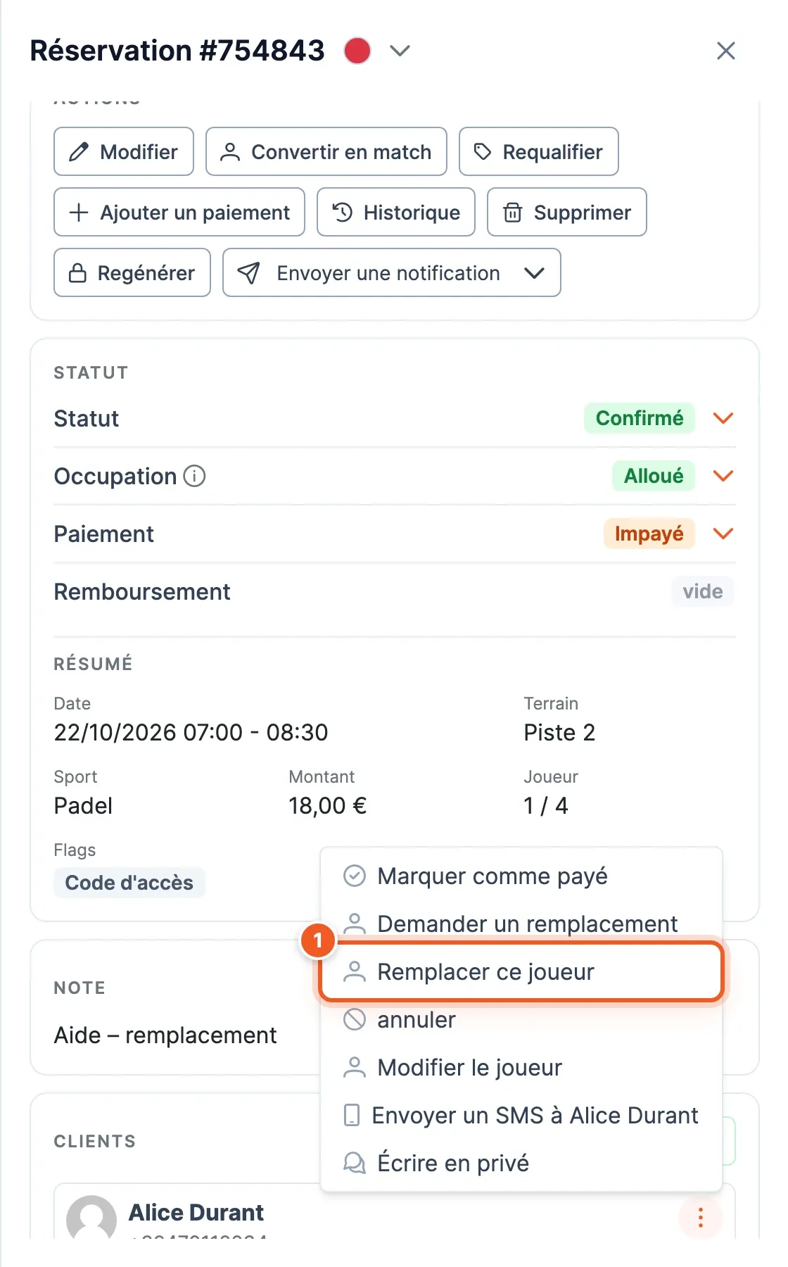Menu d'un joueur déplié dans le bloc Clients, action Remplacer ce joueur repérée par le numéro 1