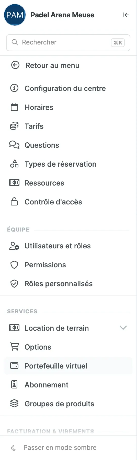 Menu Paramètres : Configuration du centre, Horaires, Tarifs, Questions, Types de réservation, Ressources, Contrôle d'accès, puis les sections Équipe et Services