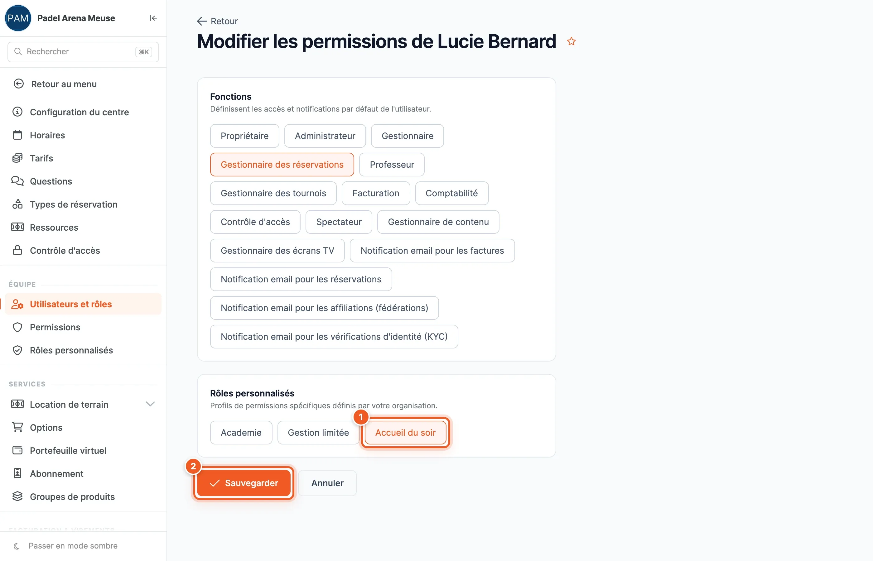 Page Modifier les permissions d'un membre : le rôle Accueil du soir coché dans le bloc Rôles personnalisés (1) et le bouton Sauvegarder (2)