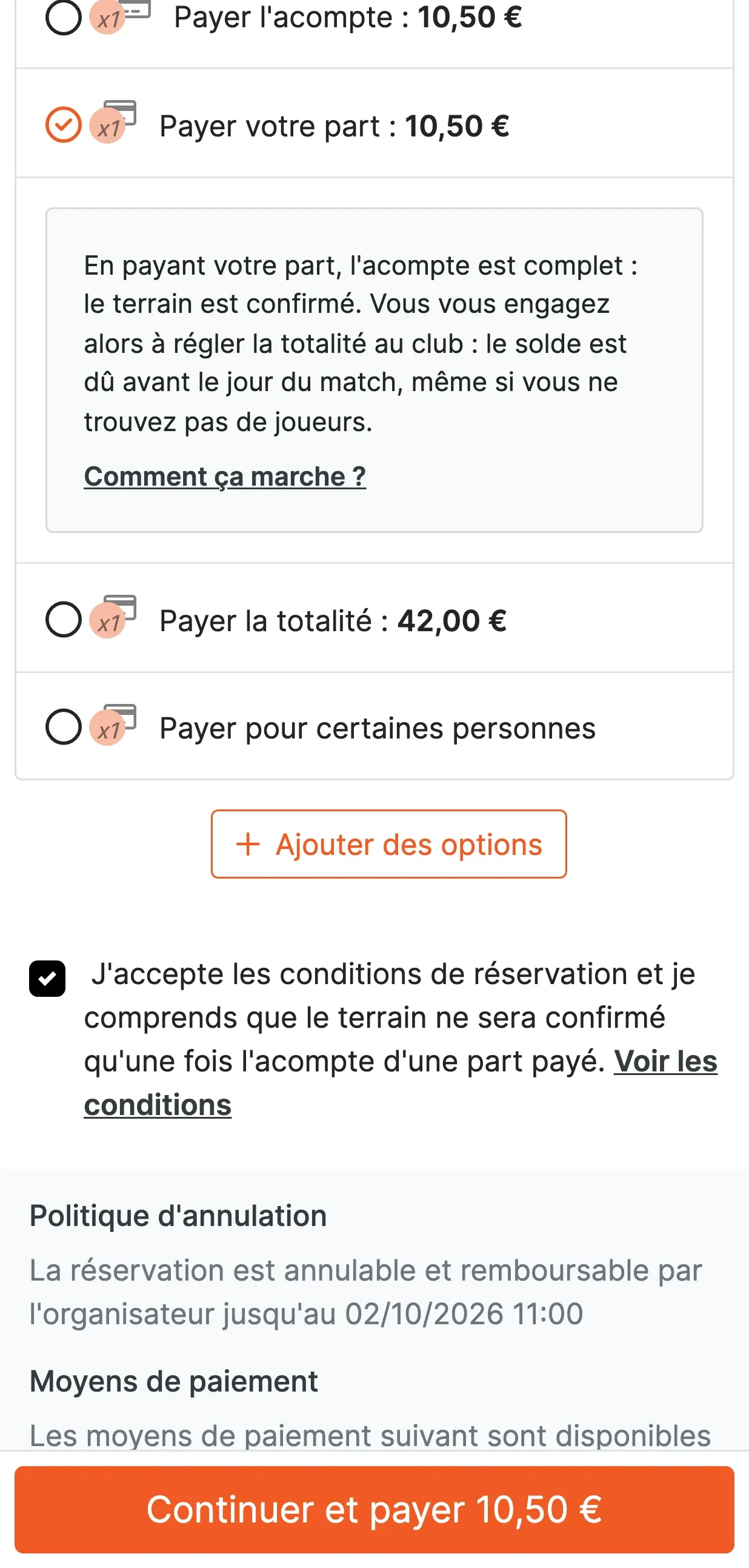 Écran de choix du montant : « Payer votre part : 10,50 € » est sélectionné avec son explication, sous « Payer l'acompte » ; puis « Payer la totalité : 42,00 € », « Payer pour certaines personnes », la case des conditions cochée, la politique d'annulation et le bouton « Continuer et payer 10,50 € ».
