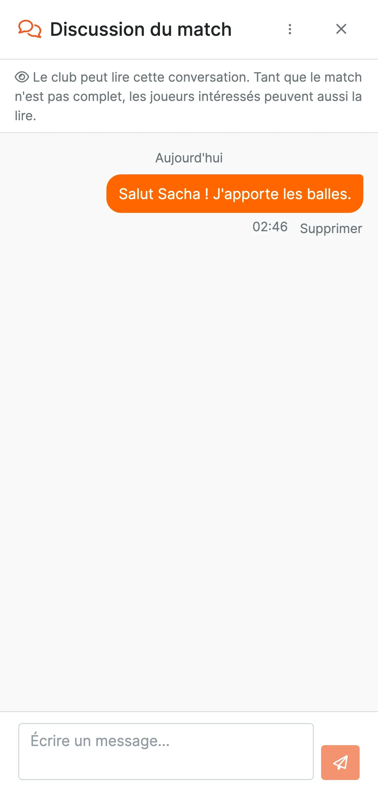 Discussion du match ouverte en plein écran : en-tête « Discussion du match », mention « Le club peut lire cette conversation. Tant que le match n'est pas complet, les joueurs intéressés peuvent aussi la lire. » et le message de Bruno « Salut Sacha ! J'apporte les balles. ».